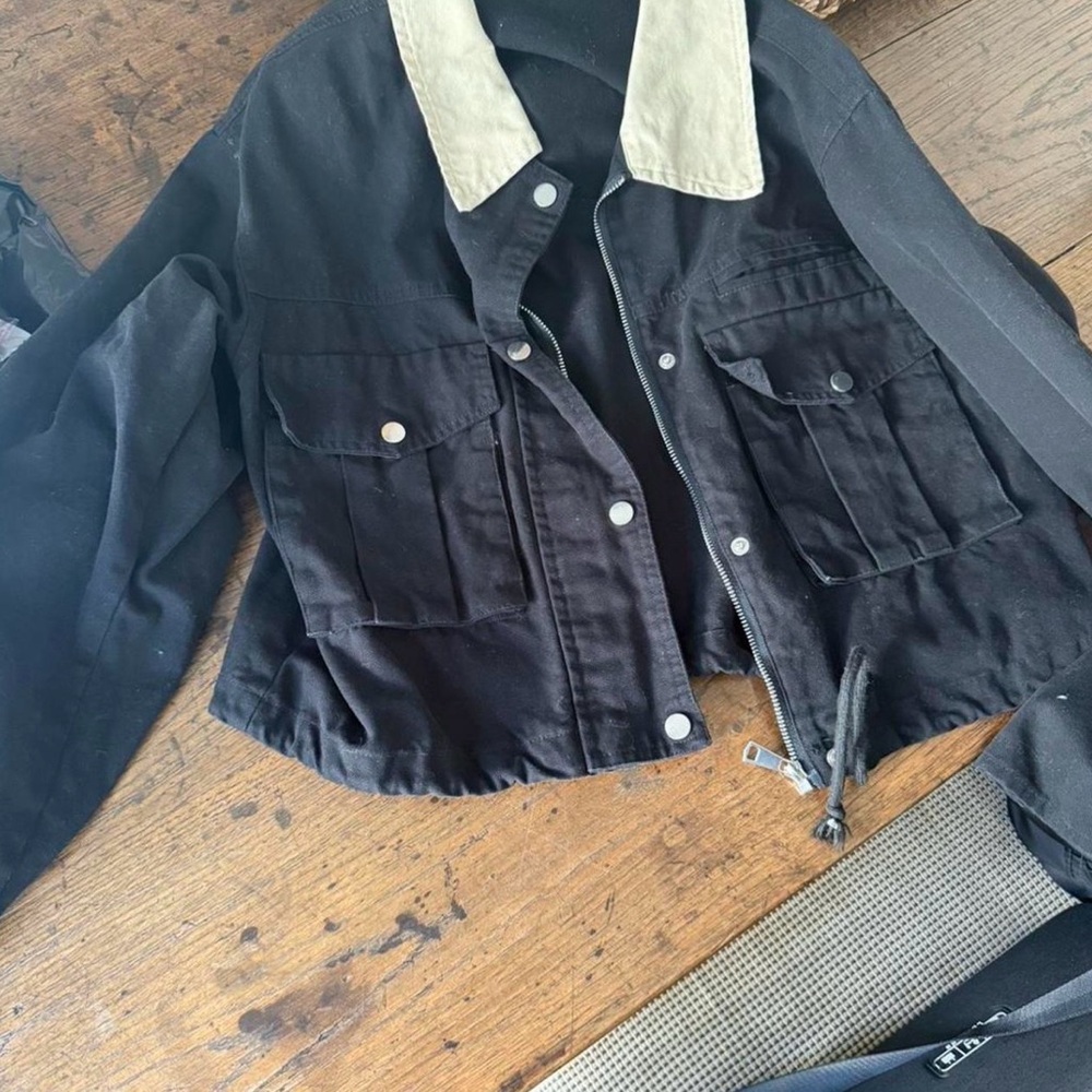 Source Unknown Black Jacket With Cream Collar - image 1